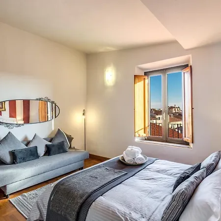 Aweshomeitaly - Lungarno Bellavista Penthouse Apartment *