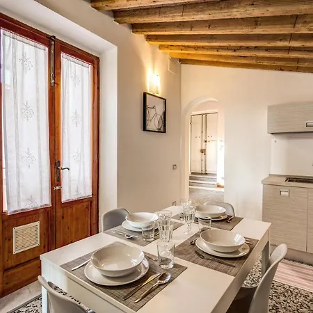 Apartment Aweshomeitaly - Lungarno Bellavista Penthouse Pisa