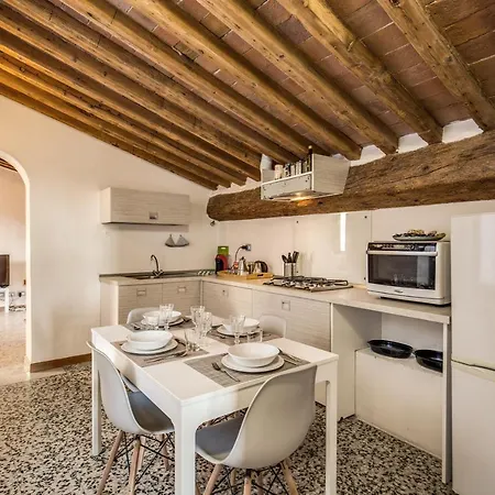 Aweshomeitaly - Lungarno Bellavista Penthouse Apartment