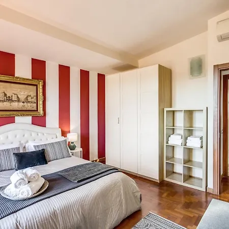 Apartment Aweshomeitaly - Lungarno Bellavista Penthouse *
