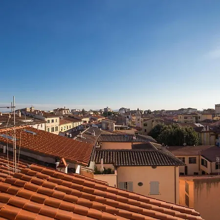 Aweshomeitaly - Lungarno Bellavista Penthouse Apartment Pisa