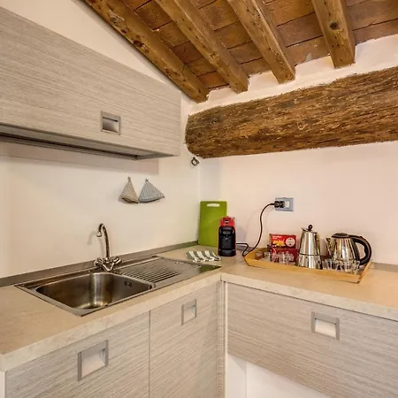 Aweshomeitaly - Lungarno Bellavista Penthouse Apartment Pisa