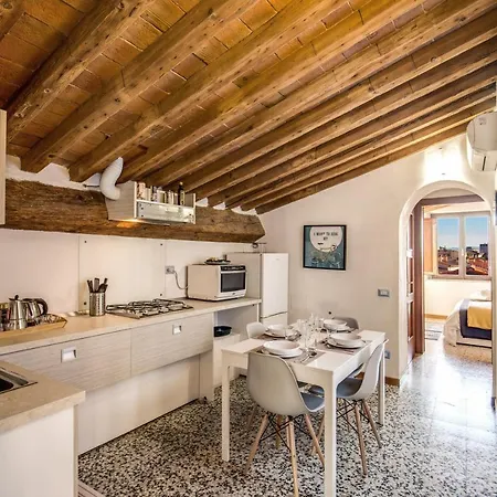 Apartment Aweshomeitaly - Lungarno Bellavista Penthouse